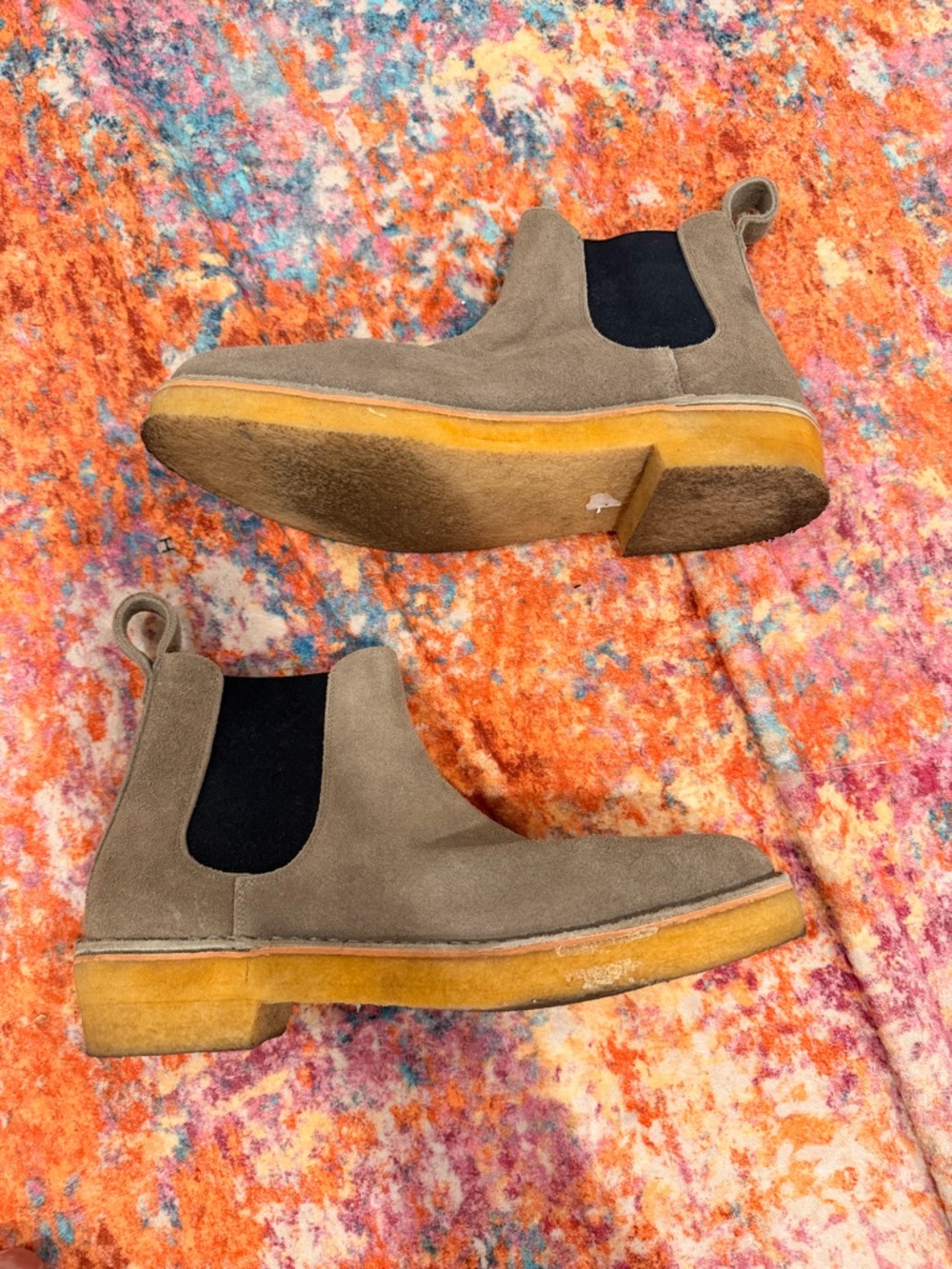 Clarks Taupe Suede Chelsea Boots 10.5 Black Elastic Ankle Booties